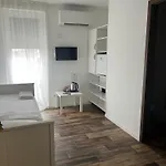 Bed & Breakfast Panzio Balatonlelle