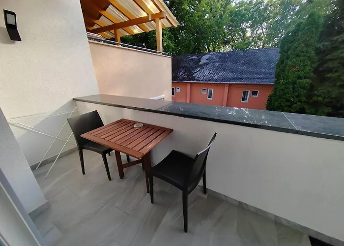Bed and Breakfast Panzio Balatonlelle
