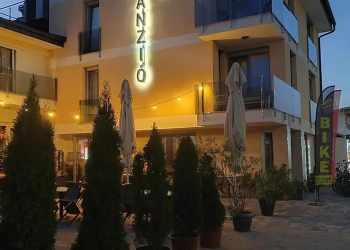 Panzio Bed and Breakfast *